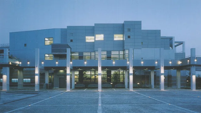 レイクアルスタープラザ・カワサキ生涯学習センター